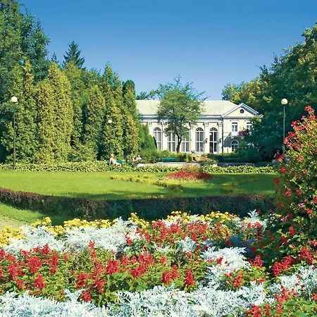 公寓式酒店 Uzdrowisko Cieplice - - Pawilon Edward 3*