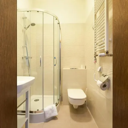Uzdrowisko Cieplice - - Pawilon Edward Aparthotel 3*