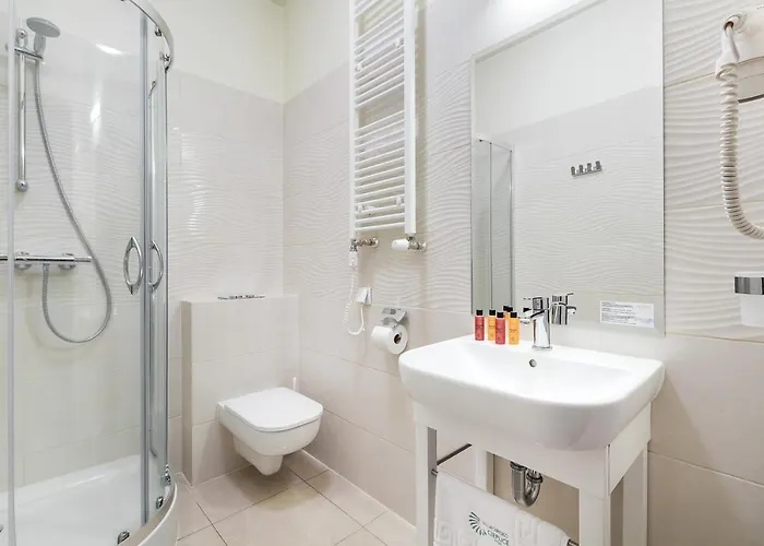 Uzdrowisko Cieplice - - Pawilon Edward 耶莱尼亚古拉