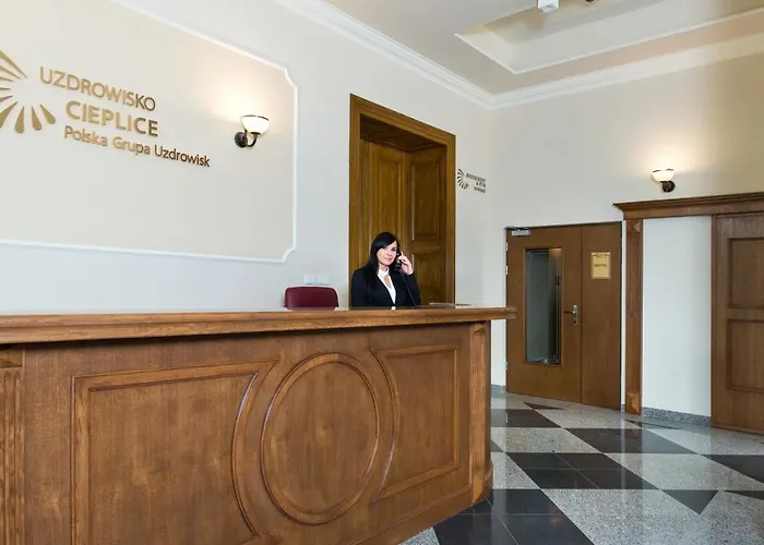 公寓式酒店 Uzdrowisko Cieplice - - Pawilon Edward 耶莱尼亚古拉