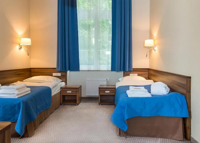 Uzdrowisko Cieplice - - Pawilon Edward 耶莱尼亚古拉